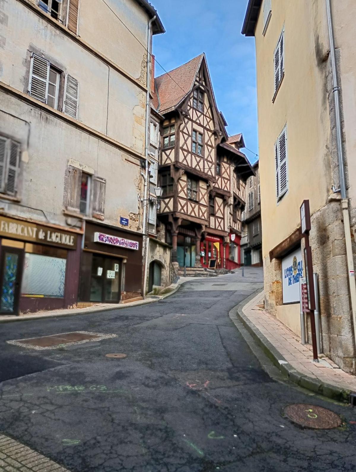 Duplex Center Thiers - Clermont-Ferrand - Lyon - Free Parking - Self-Check-In Apartman Kültér fotó